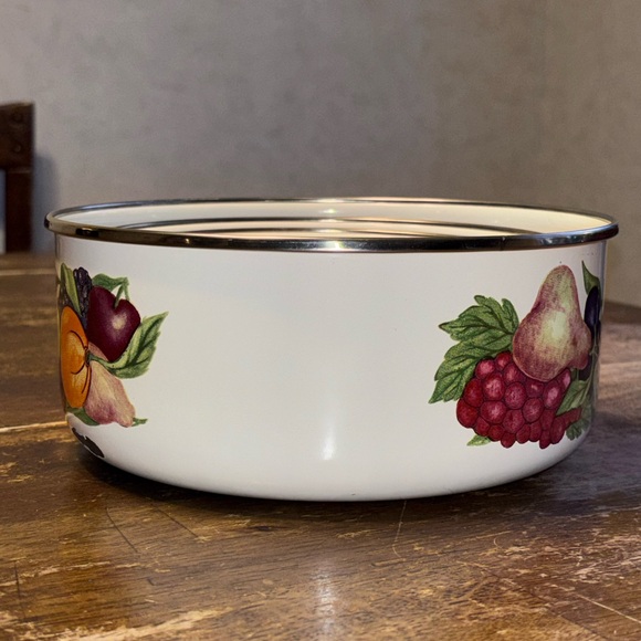 Regency Club enamelware nesting bowl set fruit pattern vintage Granny chic READ